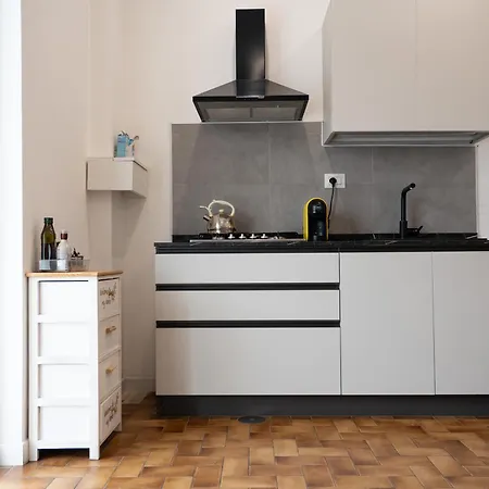 Sabrixhouse Apartman *